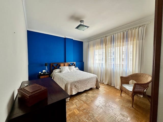 4 makuuhuone Huoneisto myytävänä paikassa Ciudad Jardín, Las Palmas de Gran Canaria mukana 
autotalli - 385 000 € (Ref: 9880539)