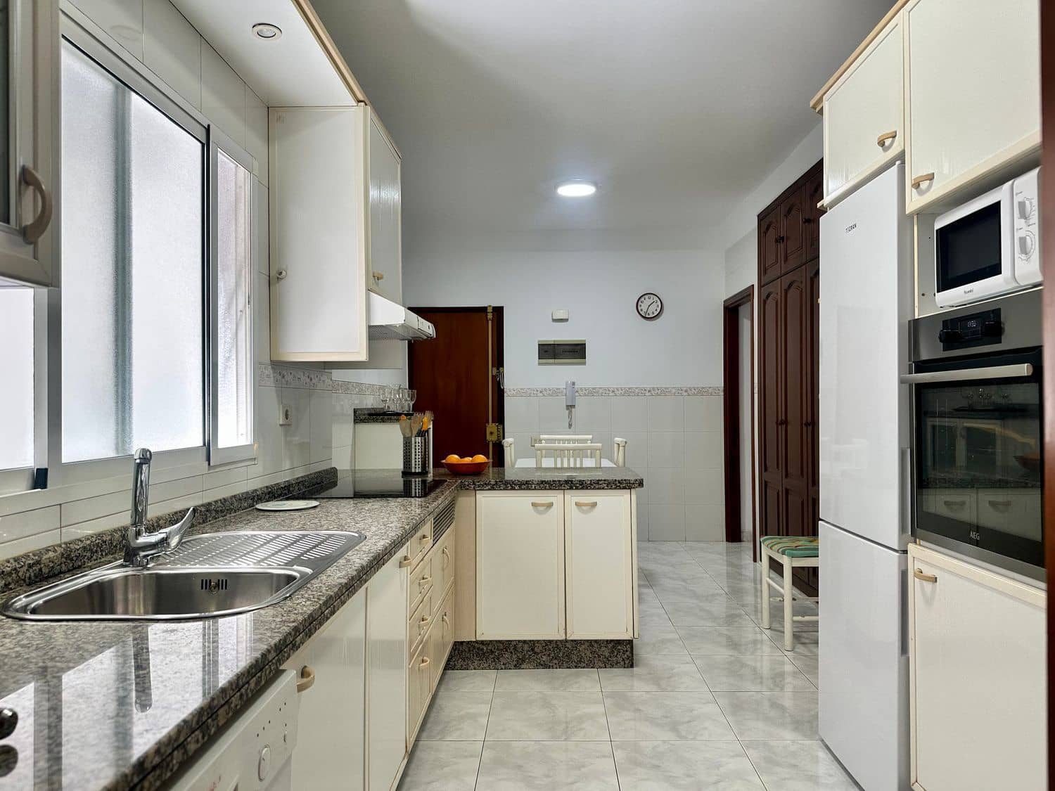 4 makuuhuone Huoneisto myytävänä paikassa Las Palmas de Gran Canaria mukana 
autotalli - 385 000 € (Ref: 9880539)