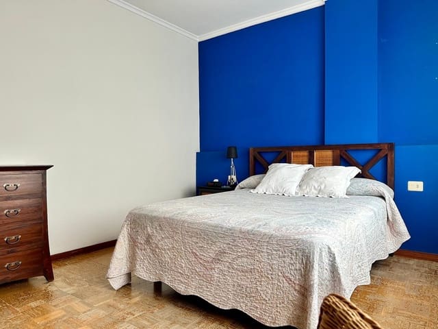 4 makuuhuone Huoneisto myytävänä paikassa Ciudad Jardín, Las Palmas de Gran Canaria mukana 
autotalli - 385 000 € (Ref: 9880539)