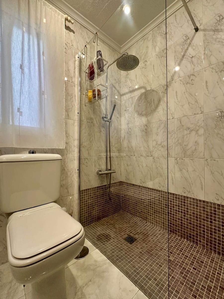 4 slaapkamer Appartement te koop in Las Palmas de Gran Canaria met garage - € 385.000 (Ref: 9880539)