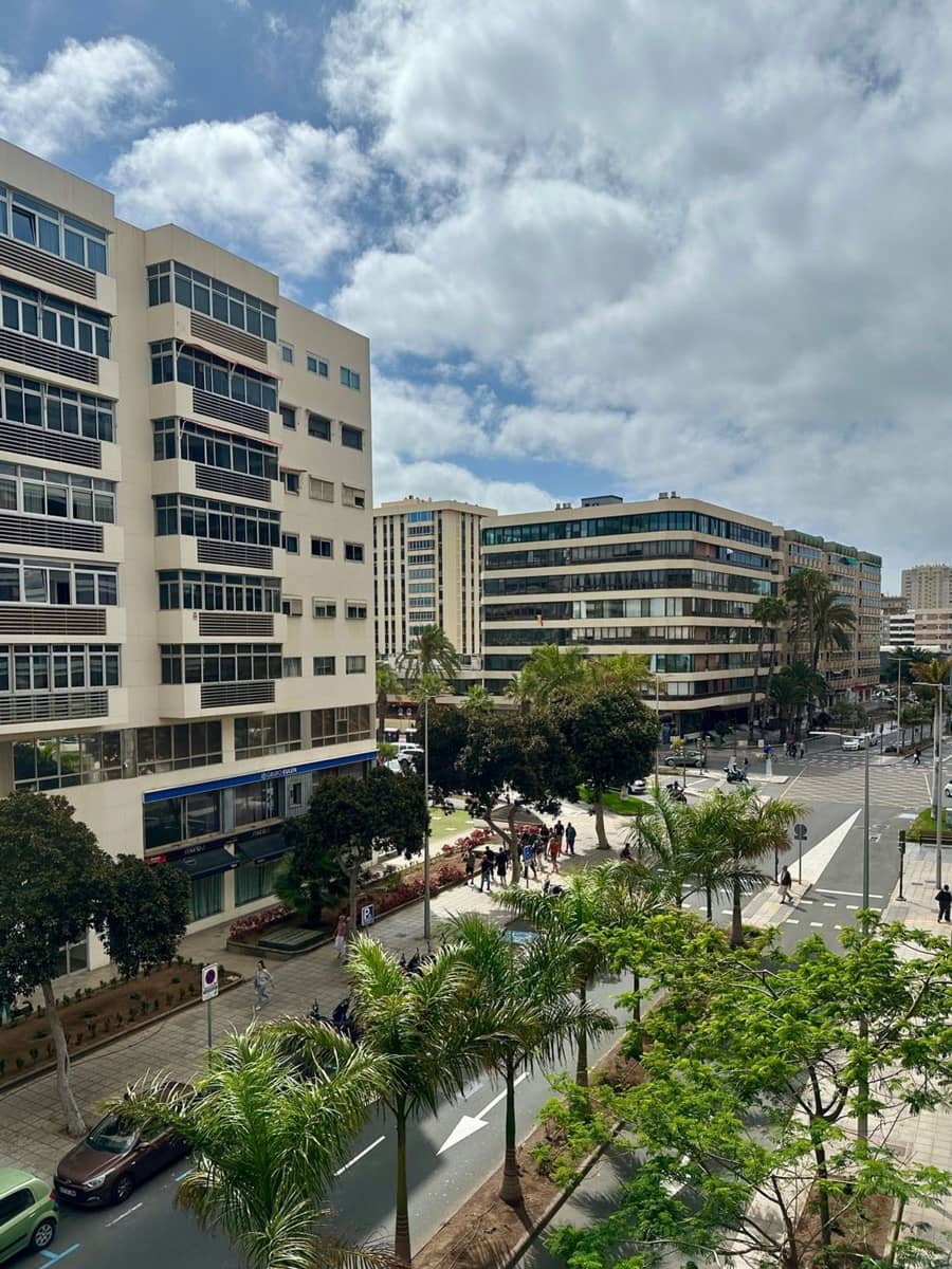 4 slaapkamer Appartement te koop in Las Palmas de Gran Canaria met garage - € 385.000 (Ref: 9880539)