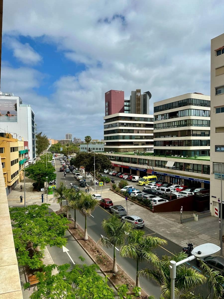 4 slaapkamer Appartement te koop in Las Palmas de Gran Canaria met garage - € 385.000 (Ref: 9880539)