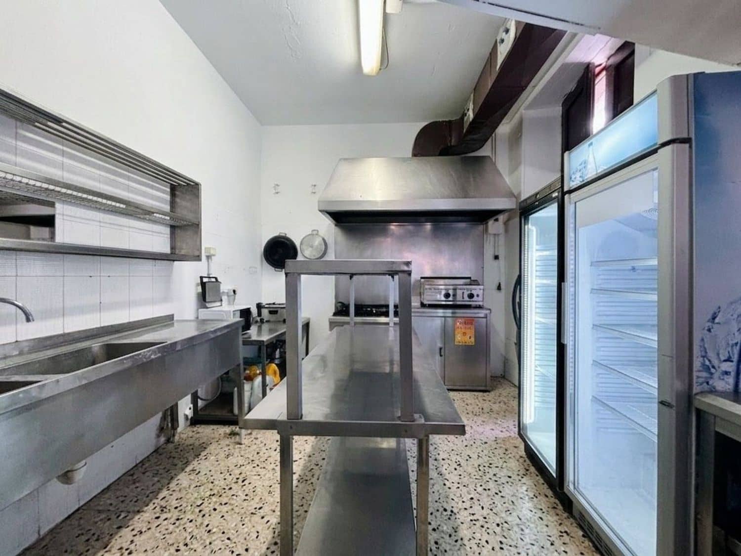 Commercial for sale in Las Palmas de Gran Canaria - € 175,000 (Ref: 9883968)