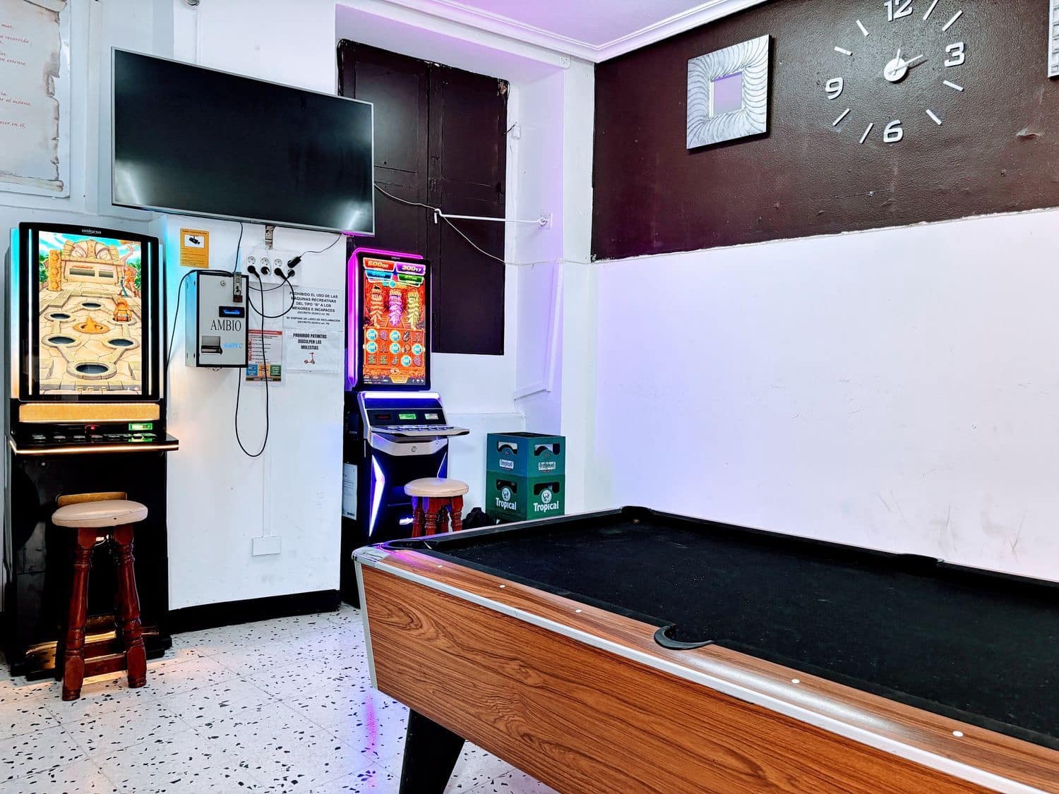 Commercial for sale in Las Palmas de Gran Canaria - € 175,000 (Ref: 9883968)