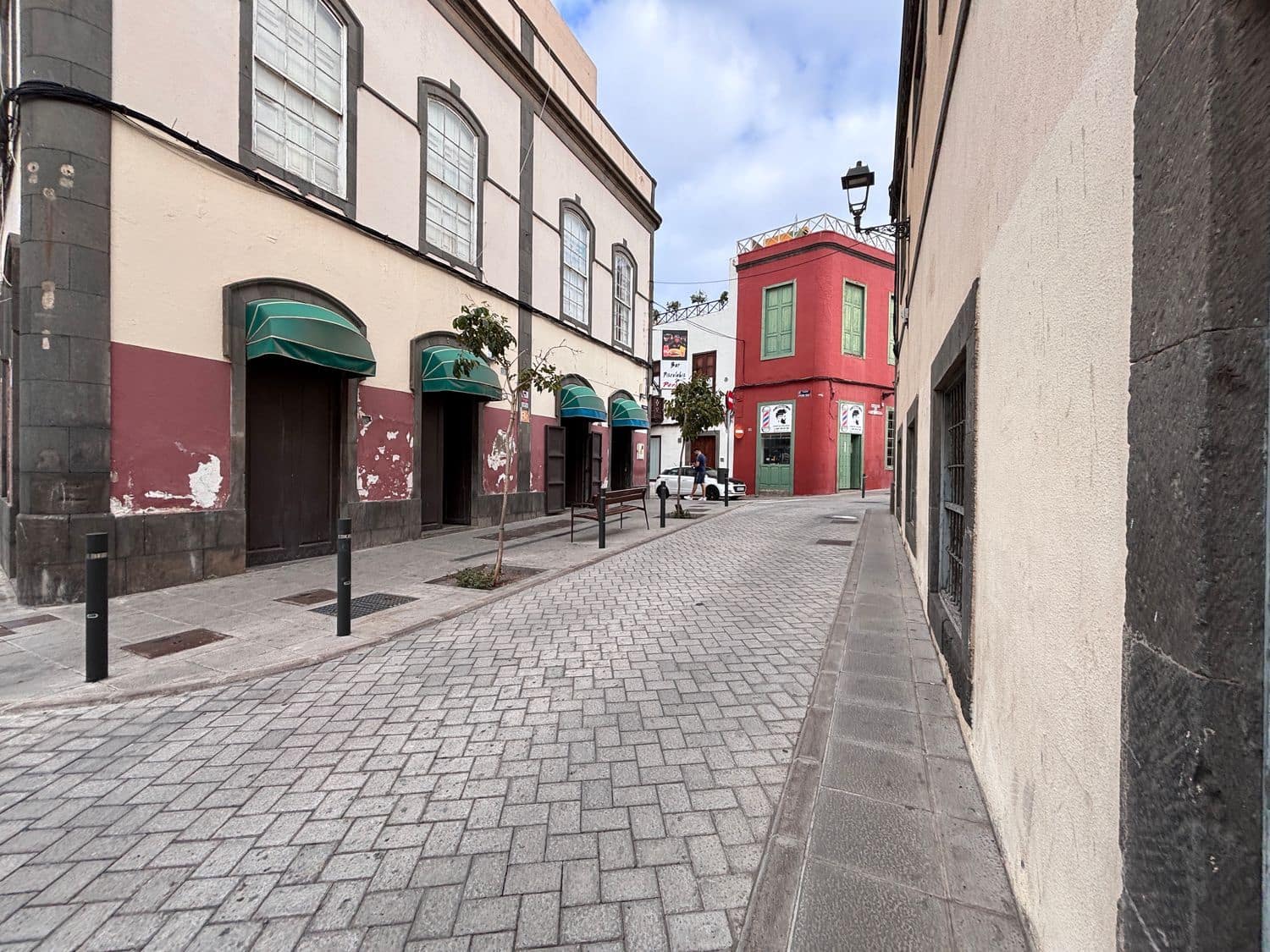 Commercial for sale in Las Palmas de Gran Canaria - € 175,000 (Ref: 9883968)