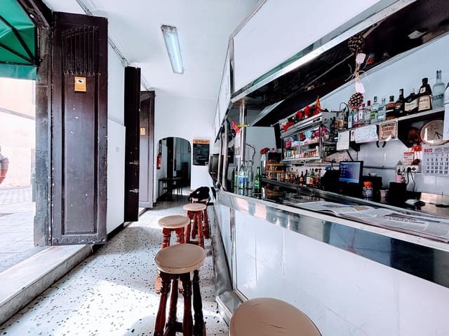 Local Comercial en Vegueta, Las Palmas de Gran Canaria en venta - 175.000 € (Ref: 9883968)