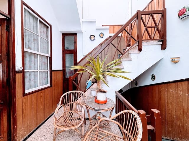 3 quarto Apartamento para venda em Vegueta, Las Palmas de Gran Canaria com garagem - 175 000 € (Ref: 9883969)