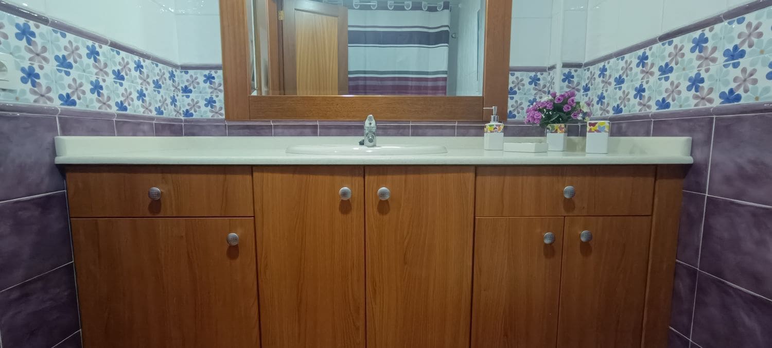 3 bedroom Apartment for rent in Telde with garage - € 850 (Ref: 9885336)