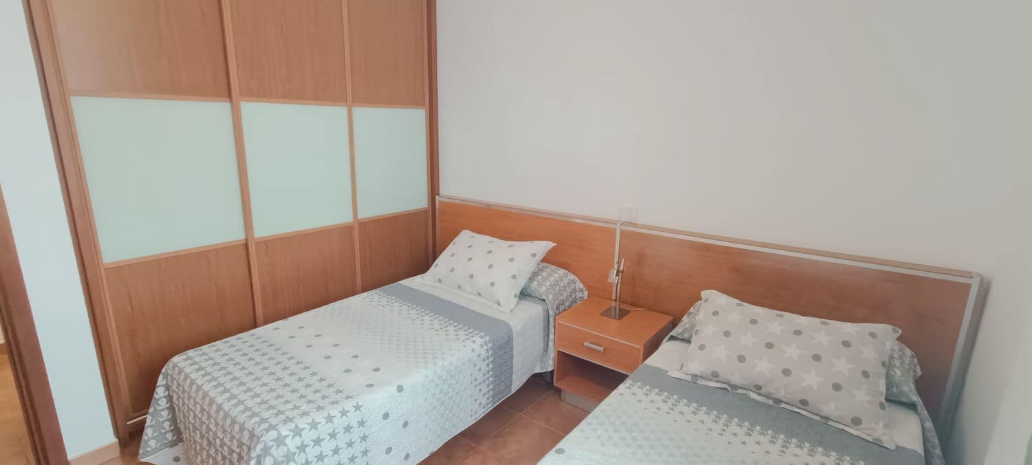 3 bedroom Apartment for rent in Telde with garage - € 850 (Ref: 9885336)