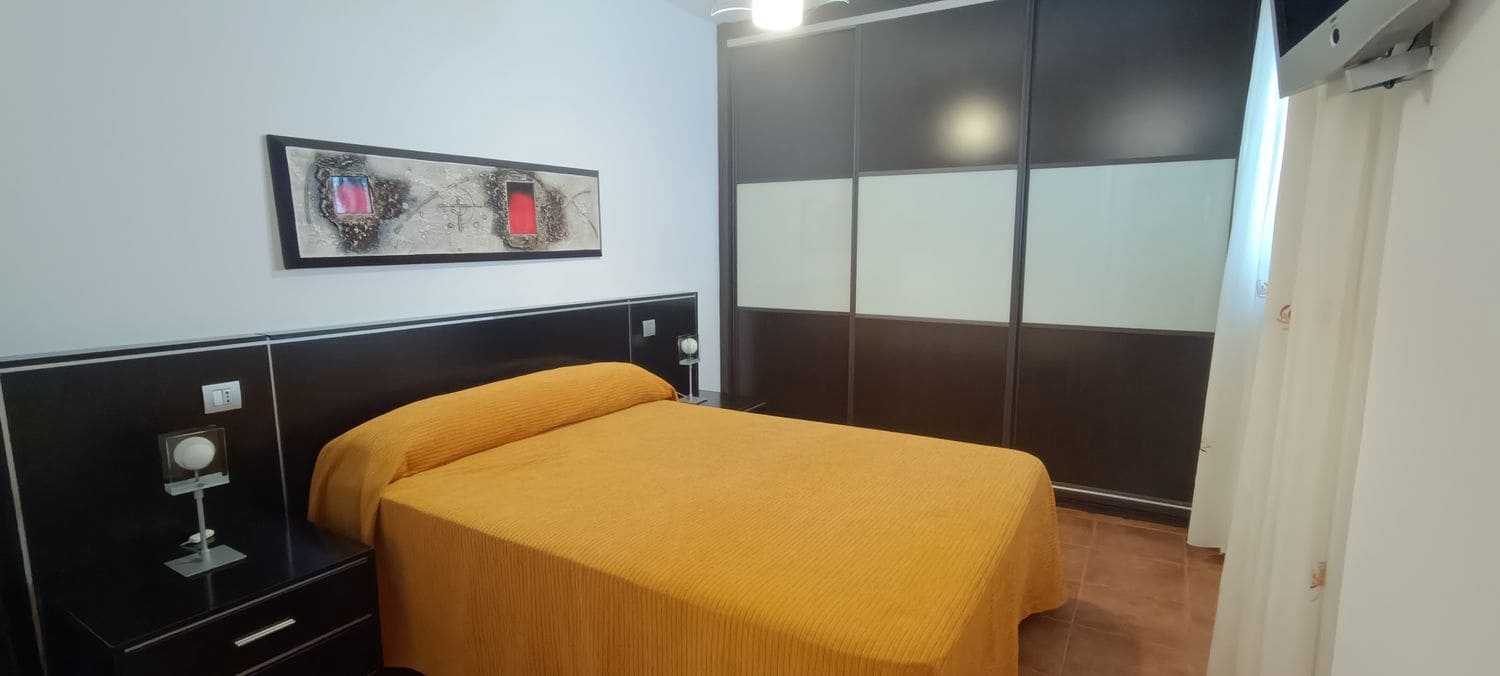 3 bedroom Apartment for rent in Telde with garage - € 850 (Ref: 9885336)