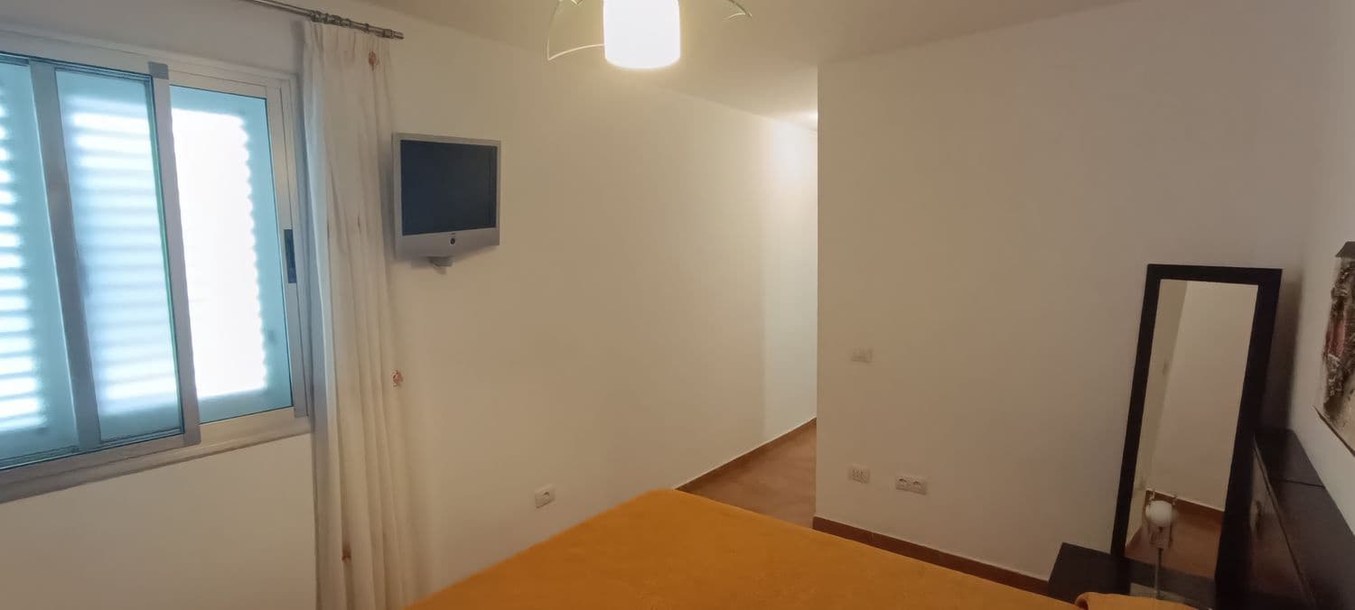 3 bedroom Apartment for rent in Telde with garage - € 850 (Ref: 9885336)