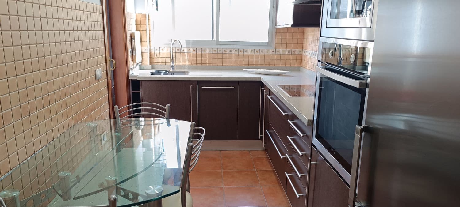 3 bedroom Apartment for rent in Telde with garage - € 850 (Ref: 9885336)