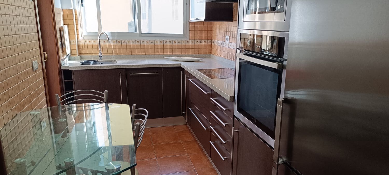 3 bedroom Apartment for rent in Telde with garage - € 850 (Ref: 9885336)