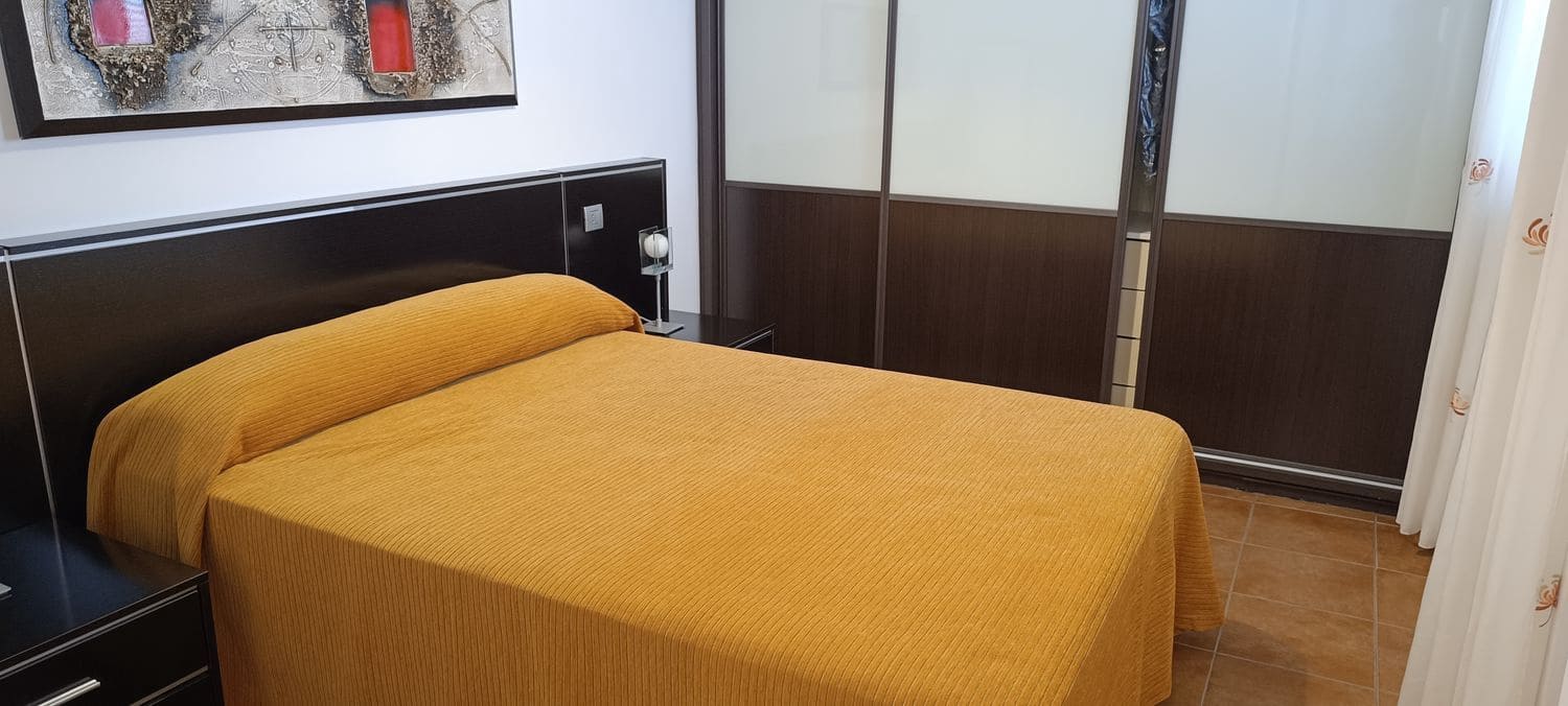 3 bedroom Apartment for rent in Telde with garage - € 850 (Ref: 9885336)