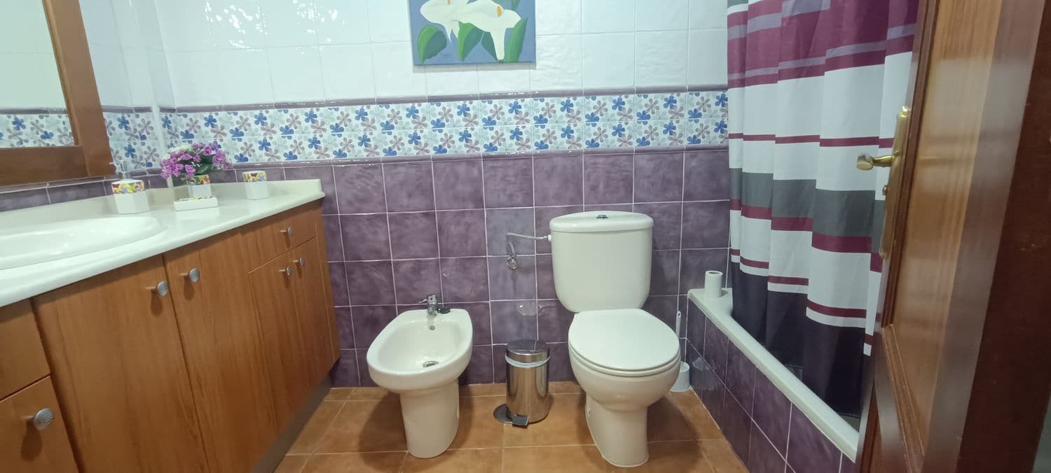 3 bedroom Apartment for rent in Telde with garage - € 850 (Ref: 9885336)