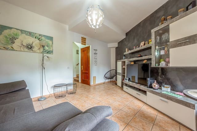 Apartamento de 3 habitaciones en Teror en venta con garaje - 175.000 € (Ref: 9906722)