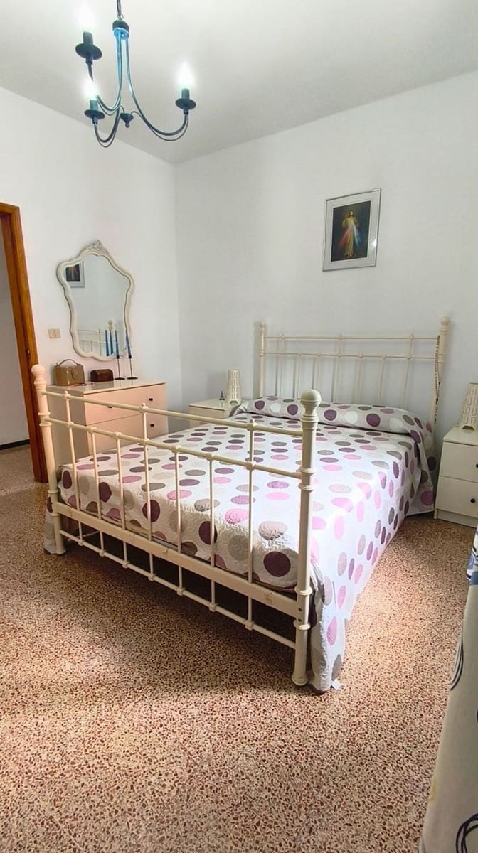 3 slaapkamer Appartement te koop in Las Palmas de Gran Canaria met garage - € 169.000 (Ref: 9926673)
