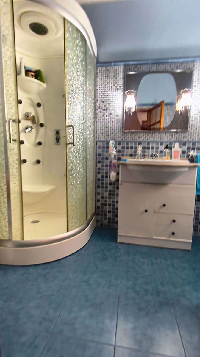 3 slaapkamer Appartement te koop in Las Palmas de Gran Canaria met garage - € 169.000 (Ref: 9926673)