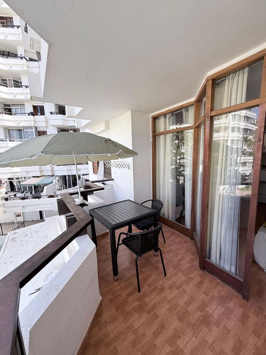 2 slaapkamer Appartement te huur in Playa del Ingles met zwembad garage - € 900 (Ref: 9928579)