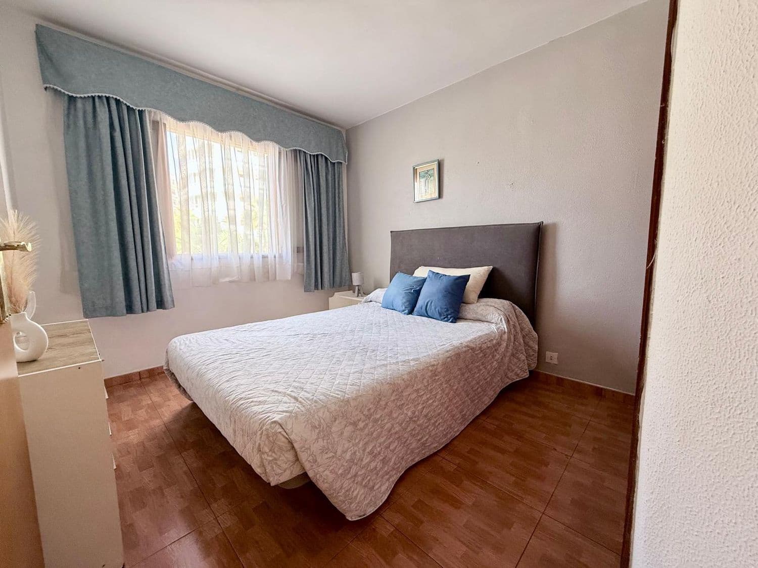 2 slaapkamer Appartement te huur in Playa del Ingles met zwembad garage - € 900 (Ref: 9928579)