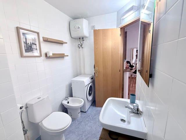 2 soverom Leilighet til leie i Playa del Inglés, San Bartolomé de Tirajana med svømmebasseng garasje - € 900 (Ref: 9928579)