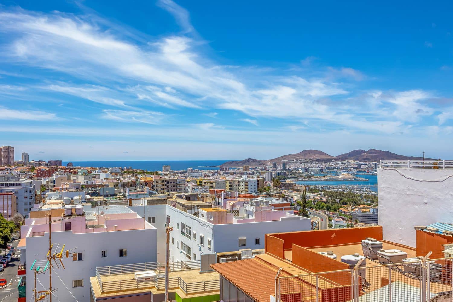 3 bedroom Apartment for sale in Las Palmas de Gran Canaria with garage - € 290,000 (Ref: 9928580)