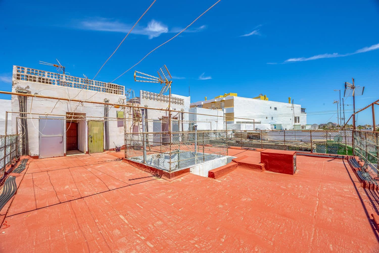 3 bedroom Apartment for sale in Las Palmas de Gran Canaria with garage - € 290,000 (Ref: 9928580)