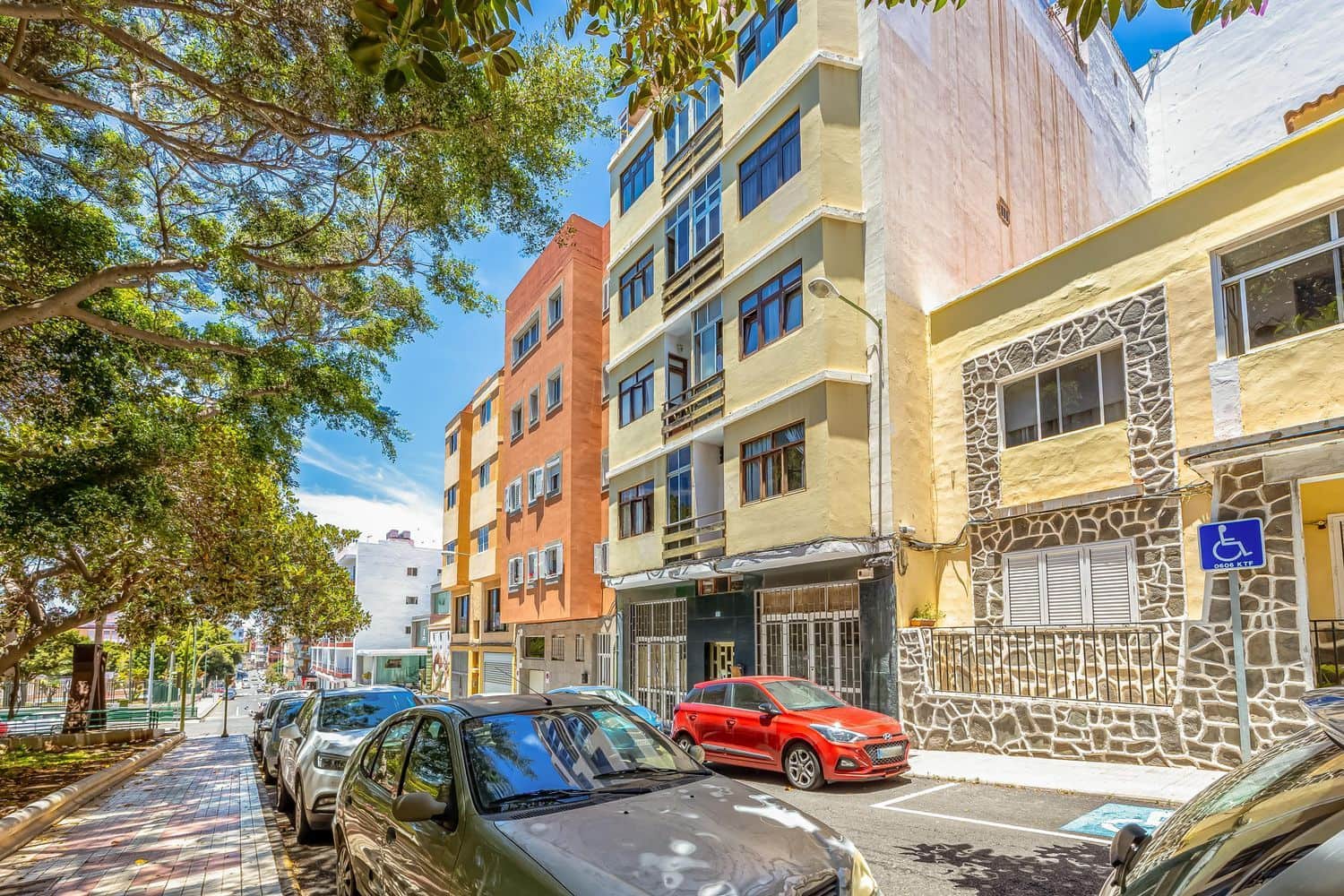 3 bedroom Apartment for sale in Las Palmas de Gran Canaria with garage - € 290,000 (Ref: 9928580)