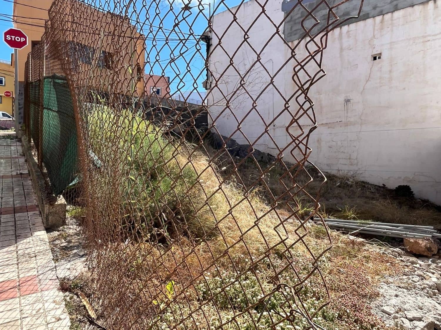 Grunde uden byggetilladelser til salg i Las Palmas de Gran Canaria - € 81.500 (Ref: 9928581)