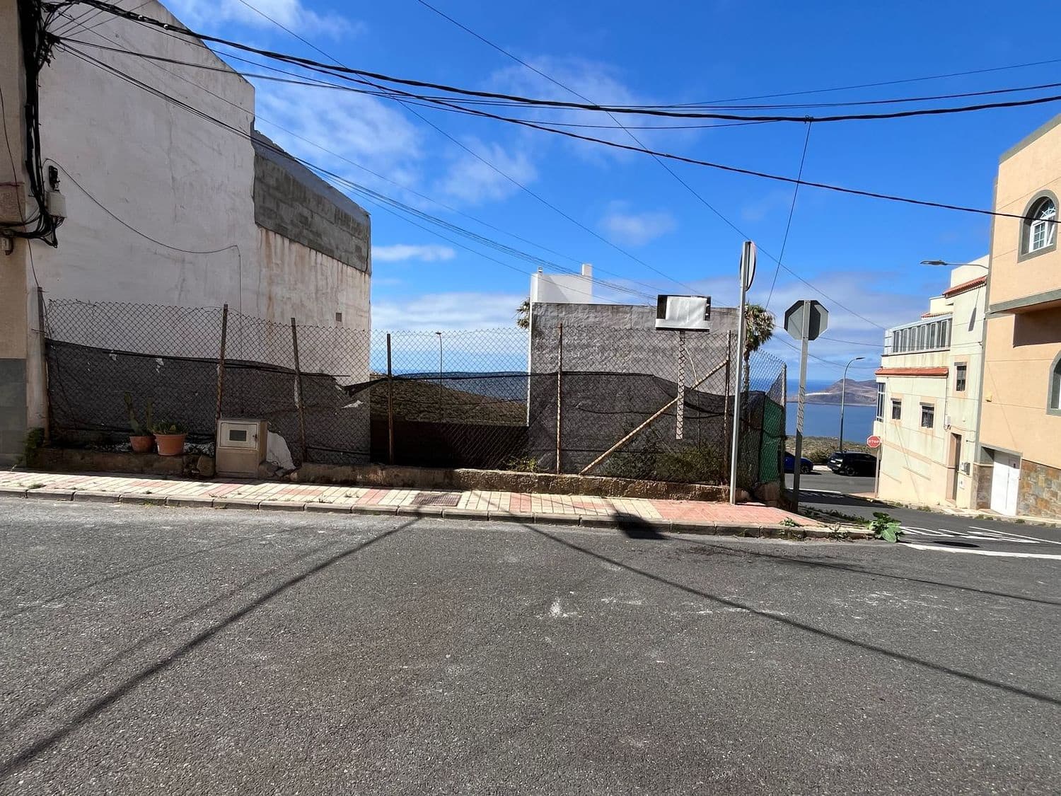 Grunde uden byggetilladelser til salg i Las Palmas de Gran Canaria - € 81.500 (Ref: 9928581)