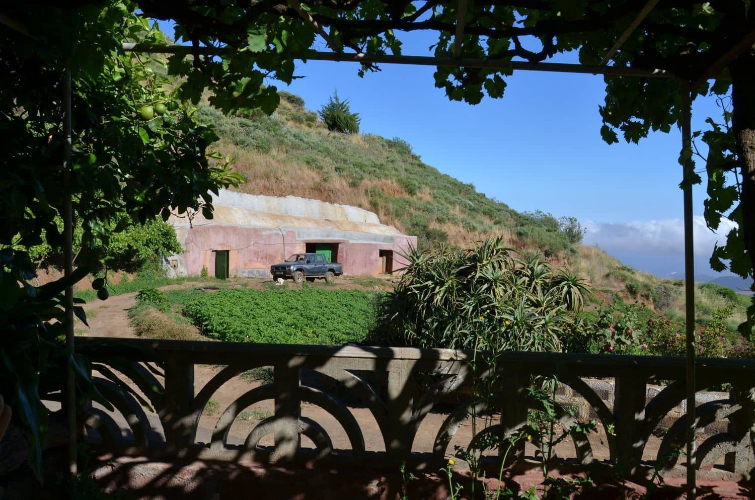 5 bedroom Finca/Country House for sale in Galdar with garage - € 195,000 (Ref: 9935448)