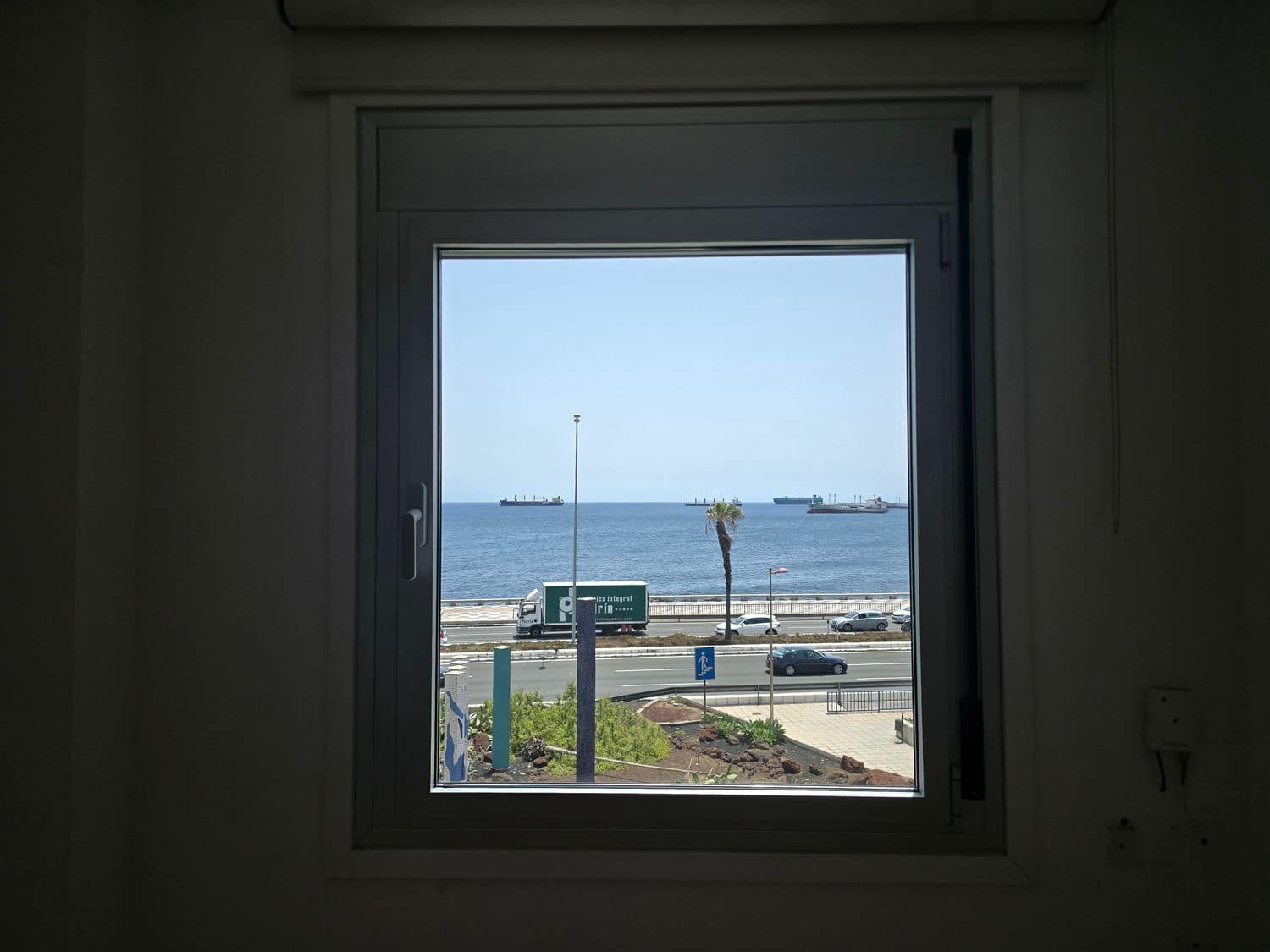 Office for rent in Las Palmas de Gran Canaria - € 700 (Ref: 9949056)