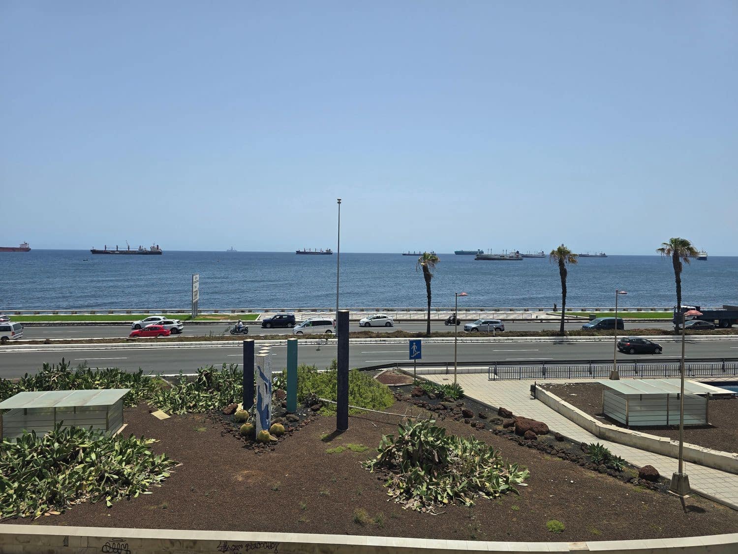 Office for rent in Las Palmas de Gran Canaria - € 700 (Ref: 9949056)