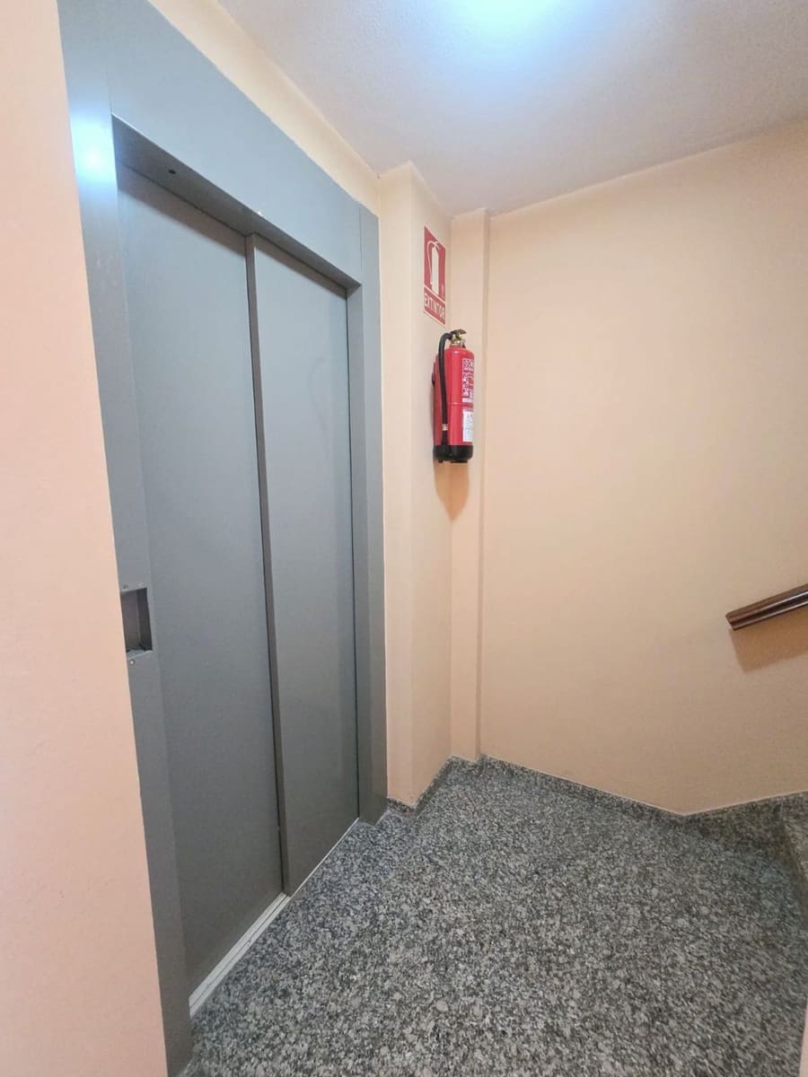 3 sypialnia Apartament na sprzedaż w Santa Cruz de Tenerife z garażem - 217 000 € (Ref: 9949057)