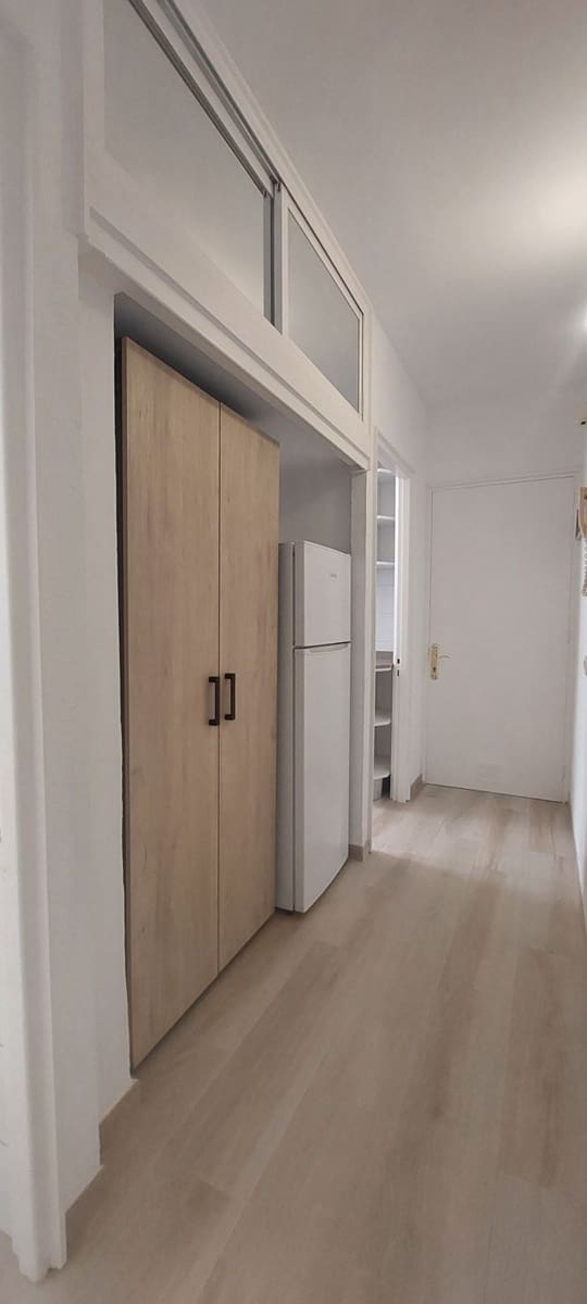Leilighet til leie i Las Palmas de Gran Canaria med garasje - € 775 (Ref: 9949058)