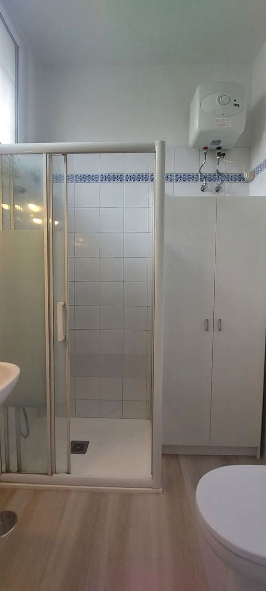 Leilighet til leie i Las Palmas de Gran Canaria med garasje - € 775 (Ref: 9949058)