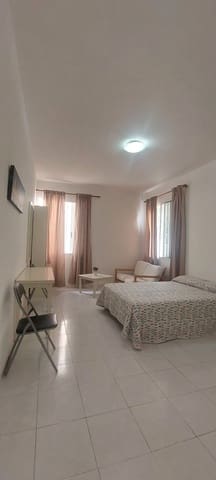 Lejlighed til leje i Ciudad Jardín, Las Palmas de Gran Canaria med garage - € 775 (Ref: 9949058)