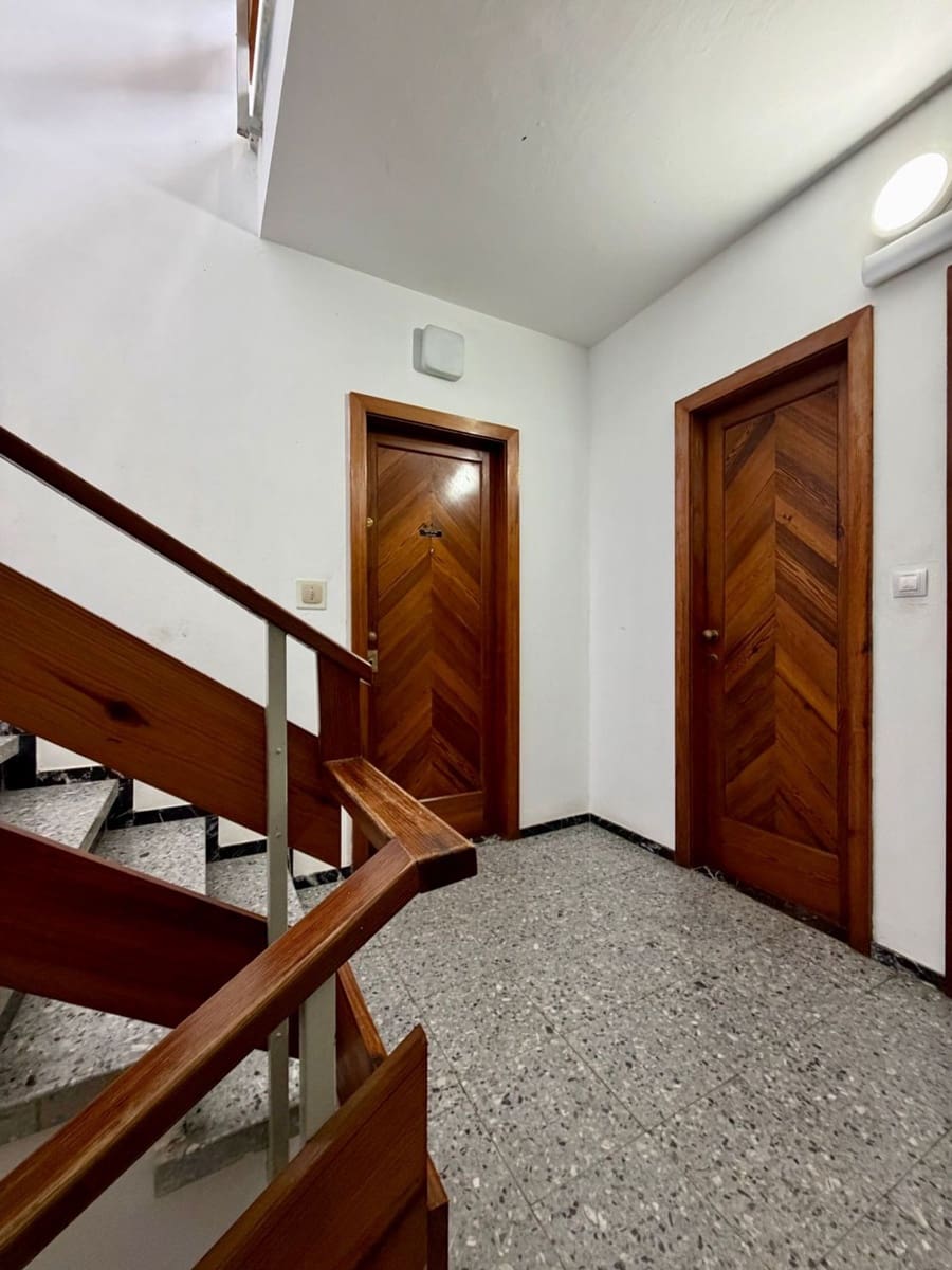 5 bedroom Apartment for sale in Las Palmas de Gran Canaria with garage - € 395,000 (Ref: 9958966)