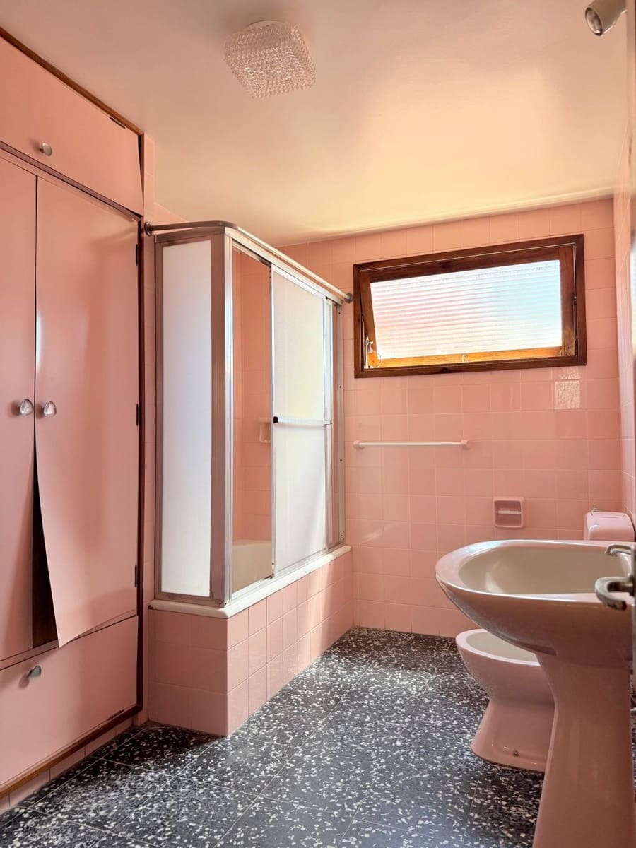 5 bedroom Apartment for sale in Las Palmas de Gran Canaria with garage - € 395,000 (Ref: 9958966)