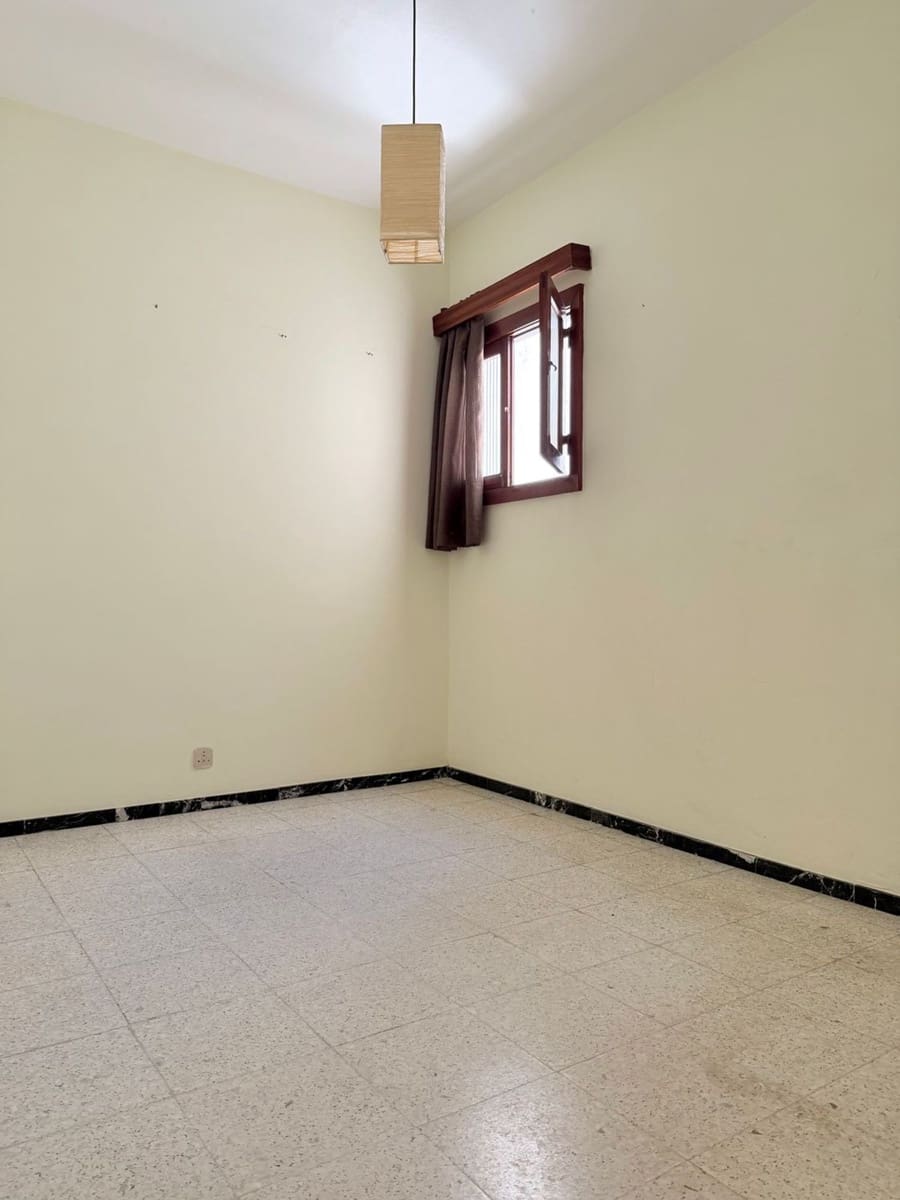 5 bedroom Apartment for sale in Las Palmas de Gran Canaria with garage - € 395,000 (Ref: 9958966)