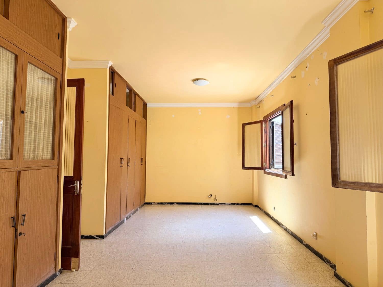 5 bedroom Apartment for sale in Las Palmas de Gran Canaria with garage - € 395,000 (Ref: 9958966)