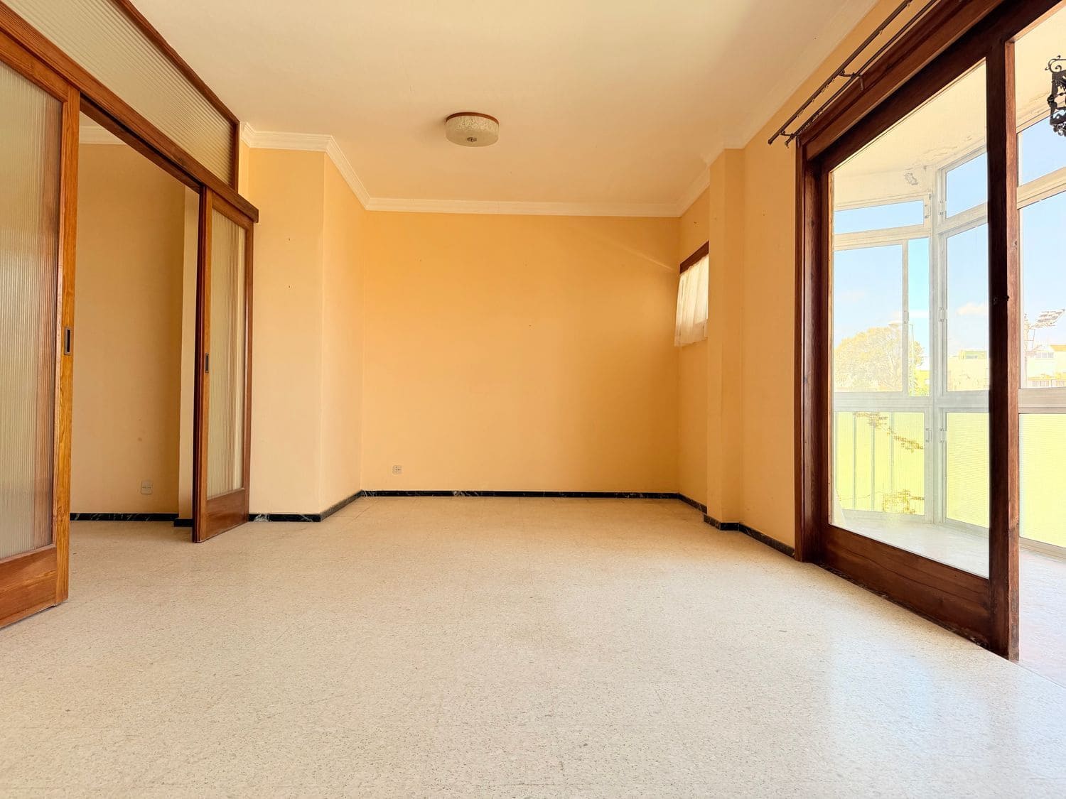 5 bedroom Apartment for sale in Las Palmas de Gran Canaria with garage - € 395,000 (Ref: 9958966)