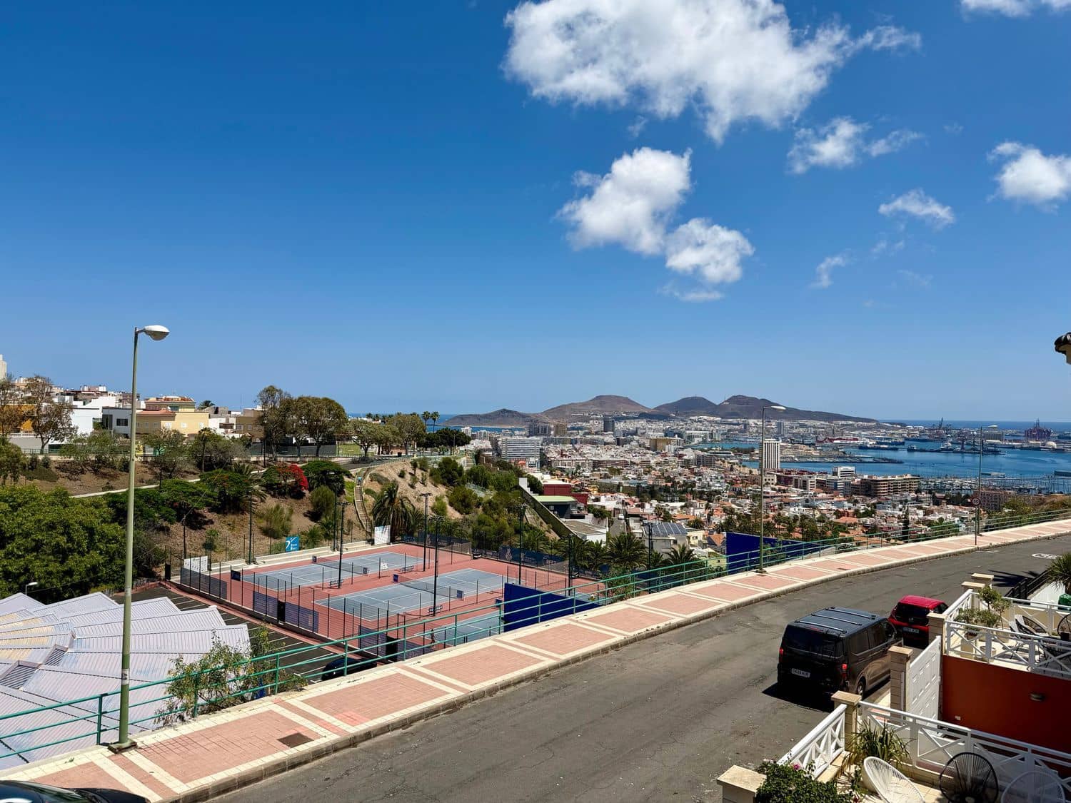 5 bedroom Apartment for sale in Las Palmas de Gran Canaria with garage - € 395,000 (Ref: 9958966)