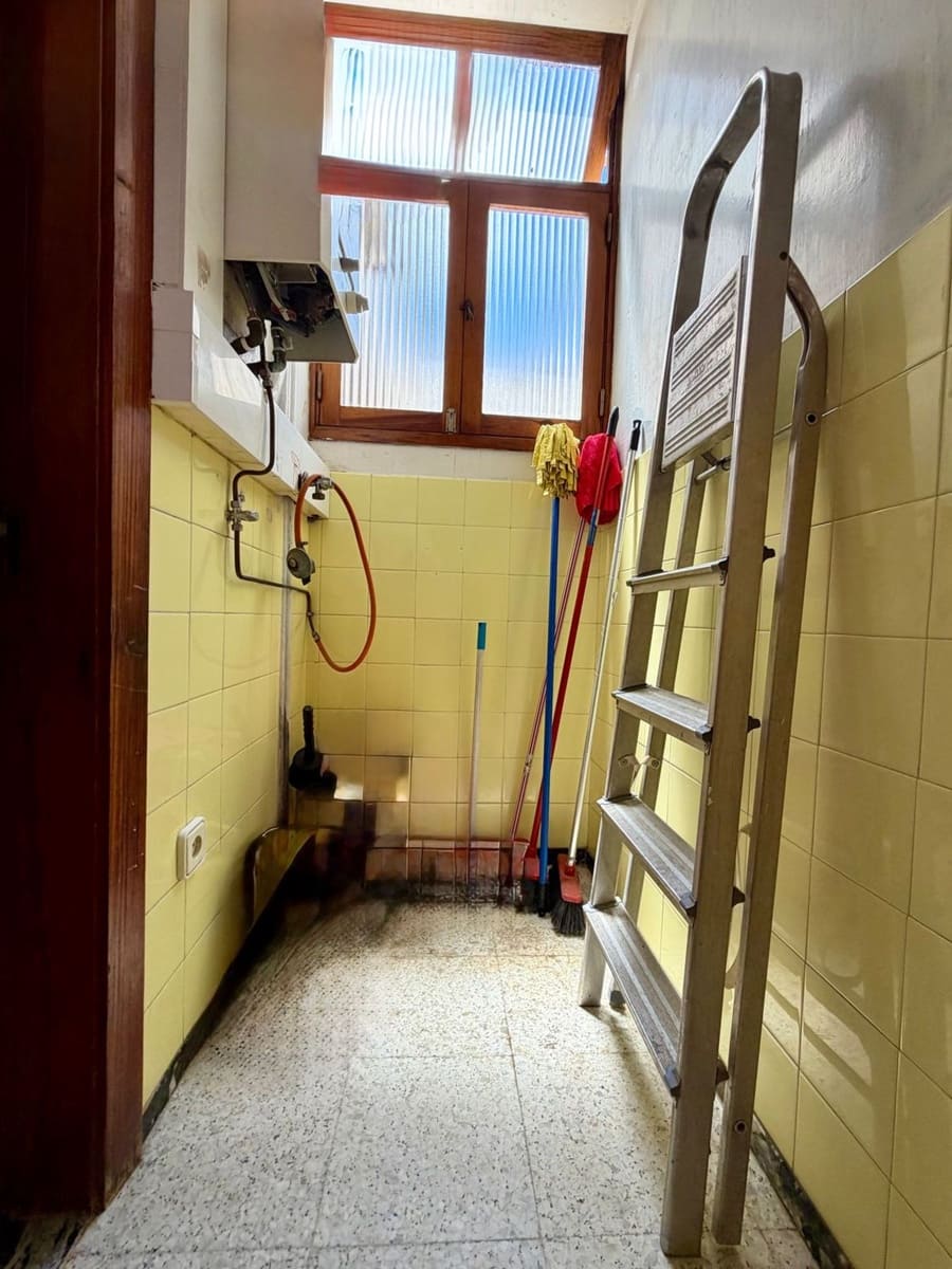5 bedroom Apartment for sale in Las Palmas de Gran Canaria with garage - € 395,000 (Ref: 9958966)