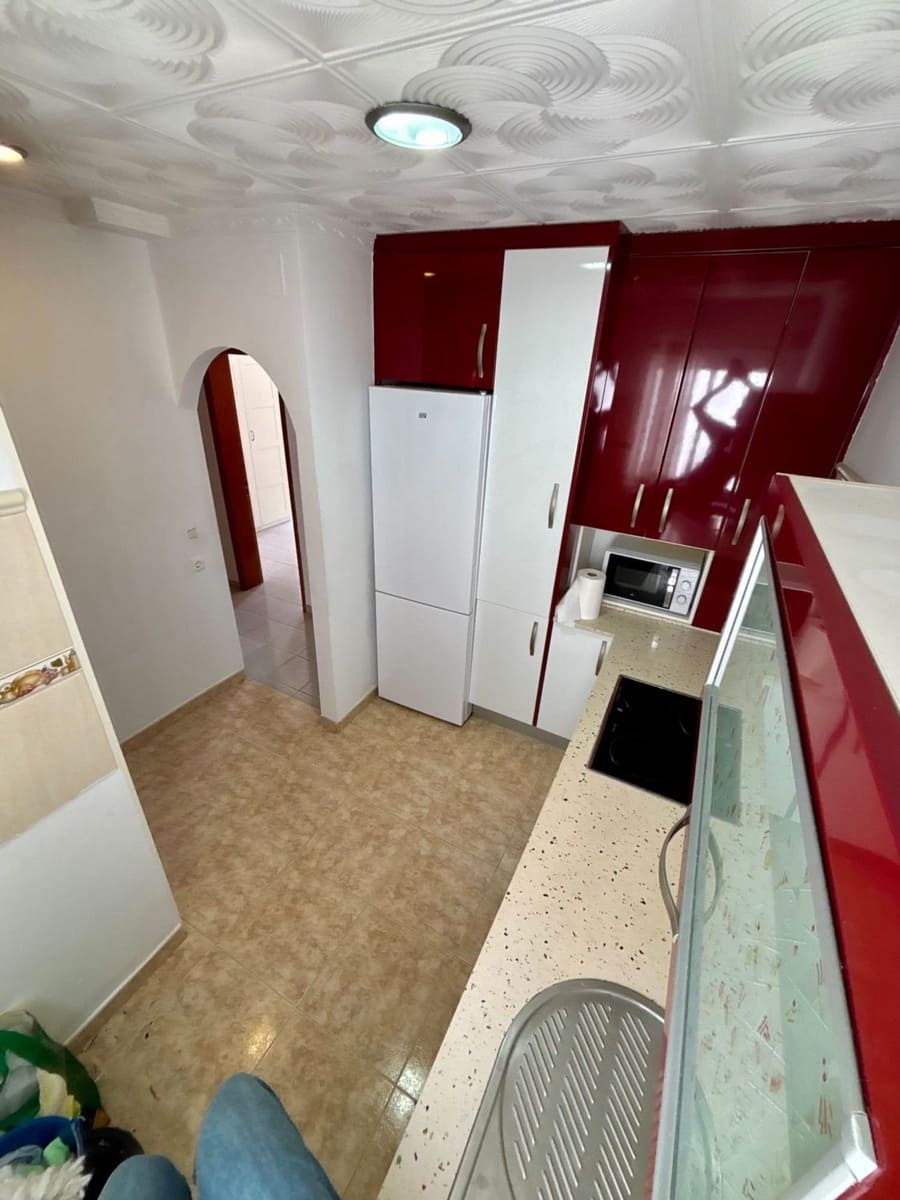 3 bedroom Apartment for sale in Las Palmas de Gran Canaria with garage - € 128,000 (Ref: 9961838)