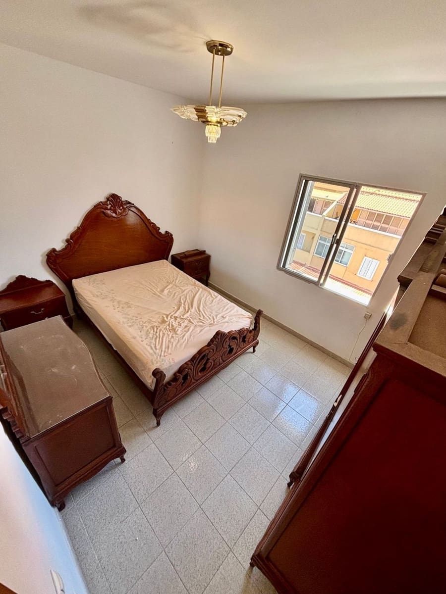 3 bedroom Apartment for sale in Las Palmas de Gran Canaria with garage - € 128,000 (Ref: 9961838)