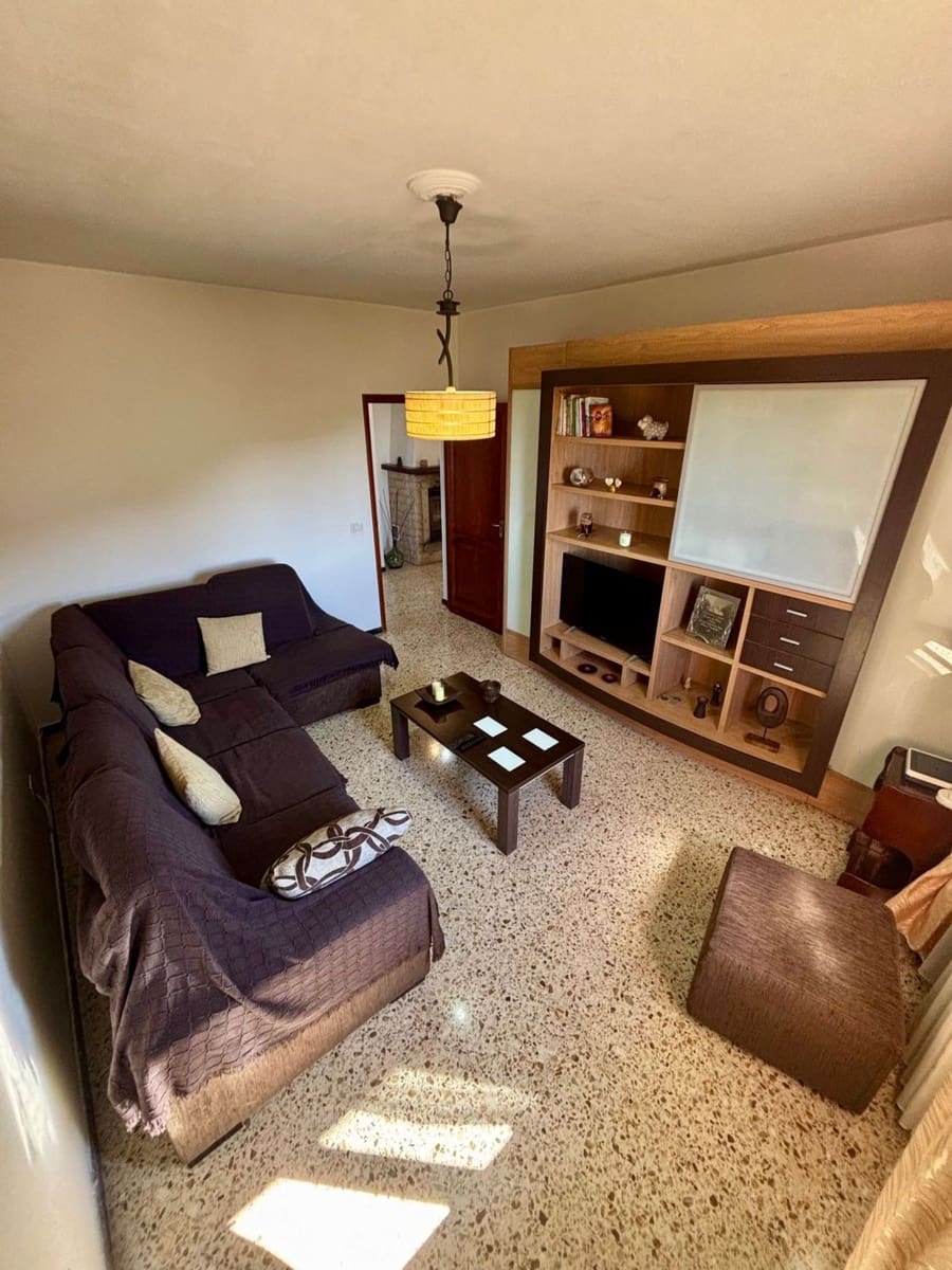 6 bedroom Finca/Country House for sale in Santa Maria de Guia de Gran Canaria with garage - € 299,000 (Ref: 9964622)