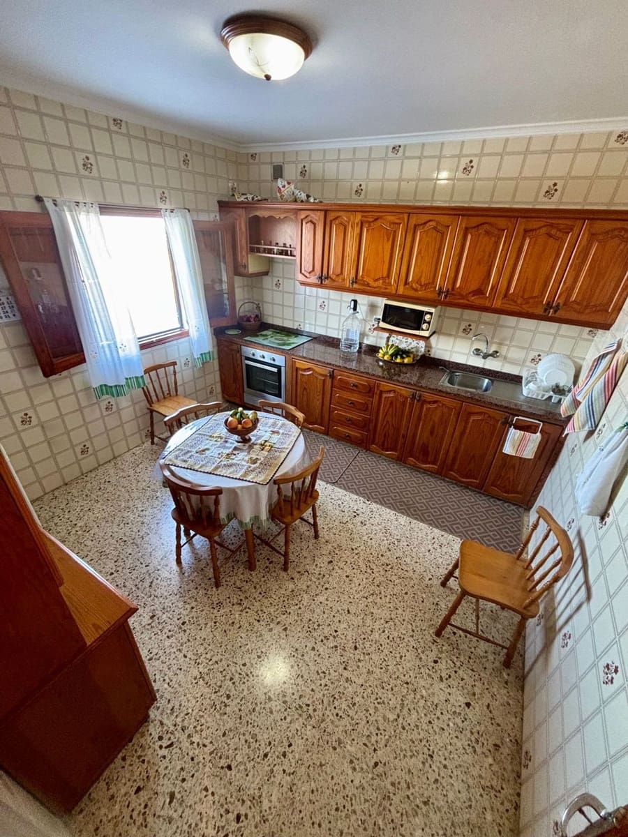 6 bedroom Finca/Country House for sale in Santa Maria de Guia de Gran Canaria with garage - € 299,000 (Ref: 9964622)