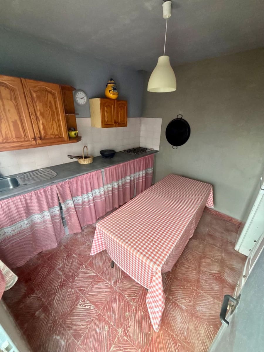 6 bedroom Finca/Country House for sale in Santa Maria de Guia de Gran Canaria with garage - € 299,000 (Ref: 9964622)