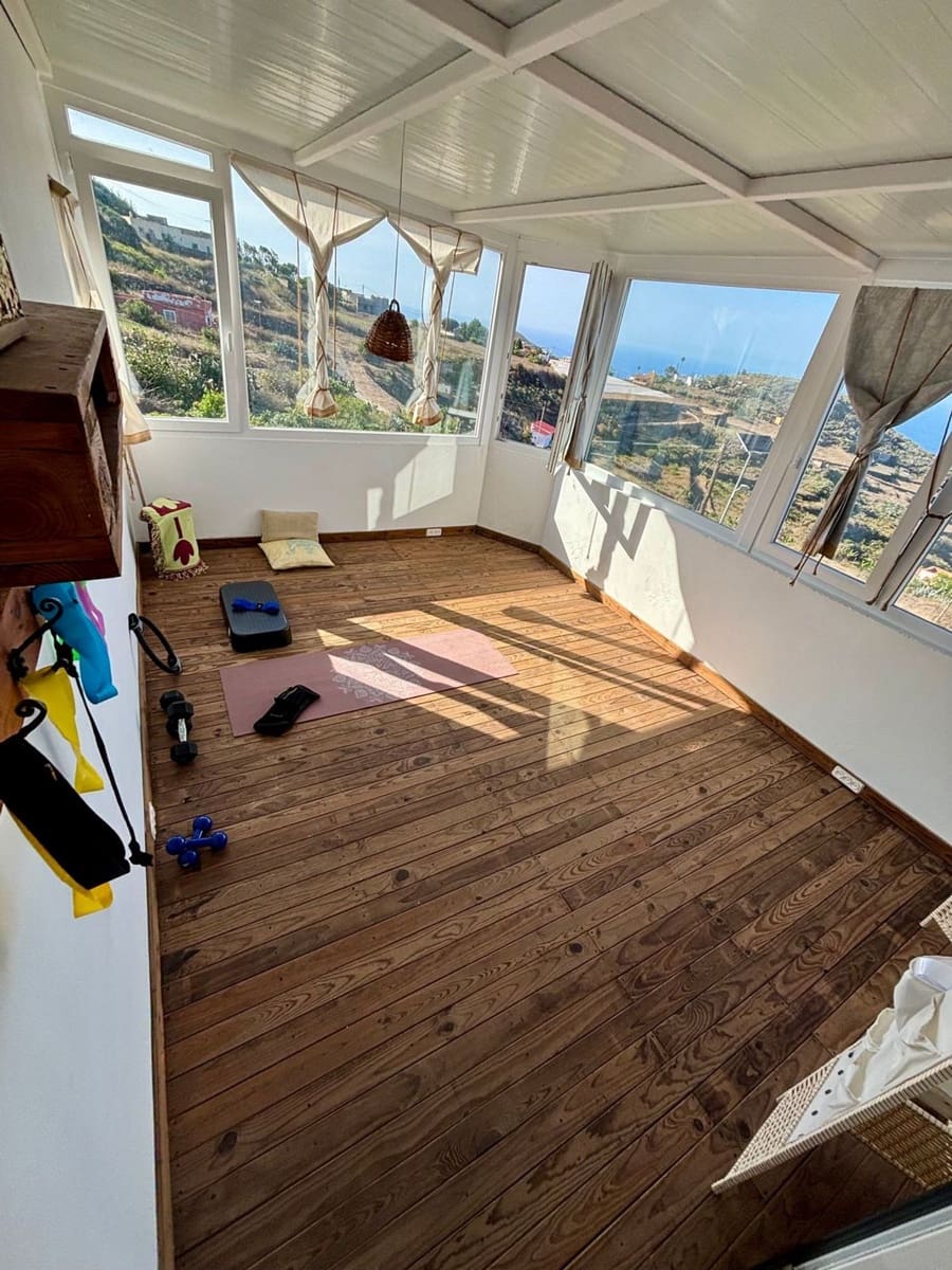 6 bedroom Finca/Country House for sale in Santa Maria de Guia de Gran Canaria with garage - € 299,000 (Ref: 9964622)